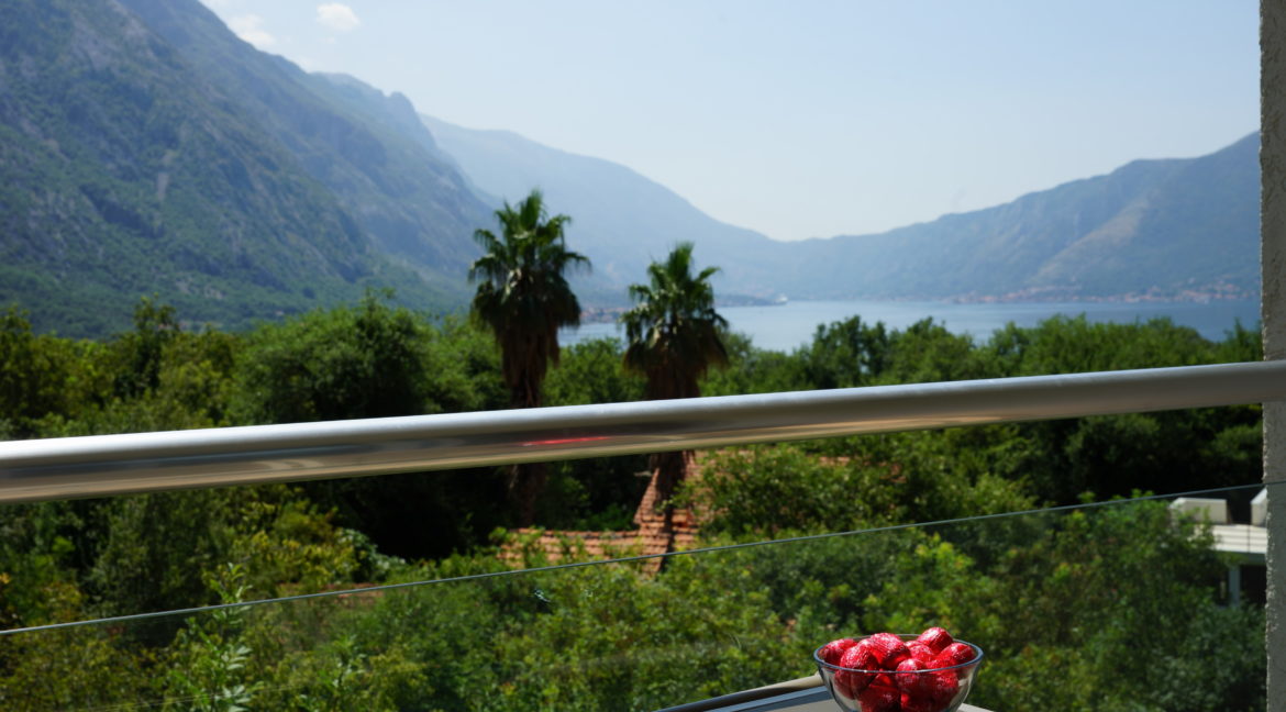 Apartment with balony Orahovac, Kotor-Top Estate Montenegro