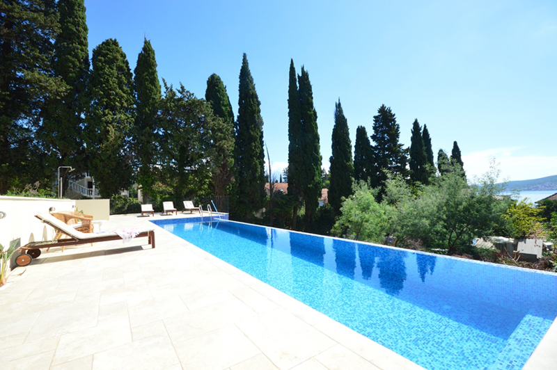 Exclusive villa with pool Baosici, Herceg Novi-Top Estate Montenegro