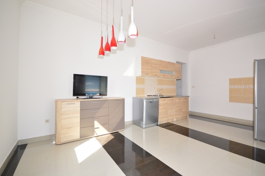 rn2371-comfortable-apartment-kitchen