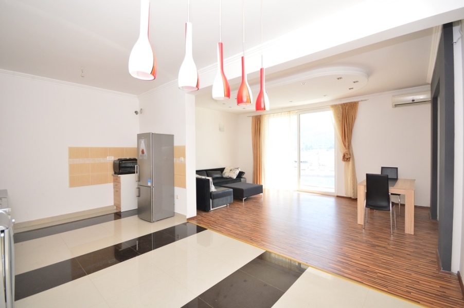 Comfortable apartment in a complex with pool in Djenovici
