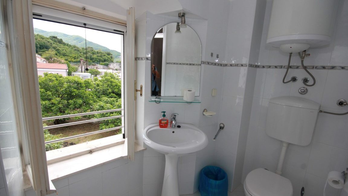 rn-2375-charming-stone-villa-bathroom-1