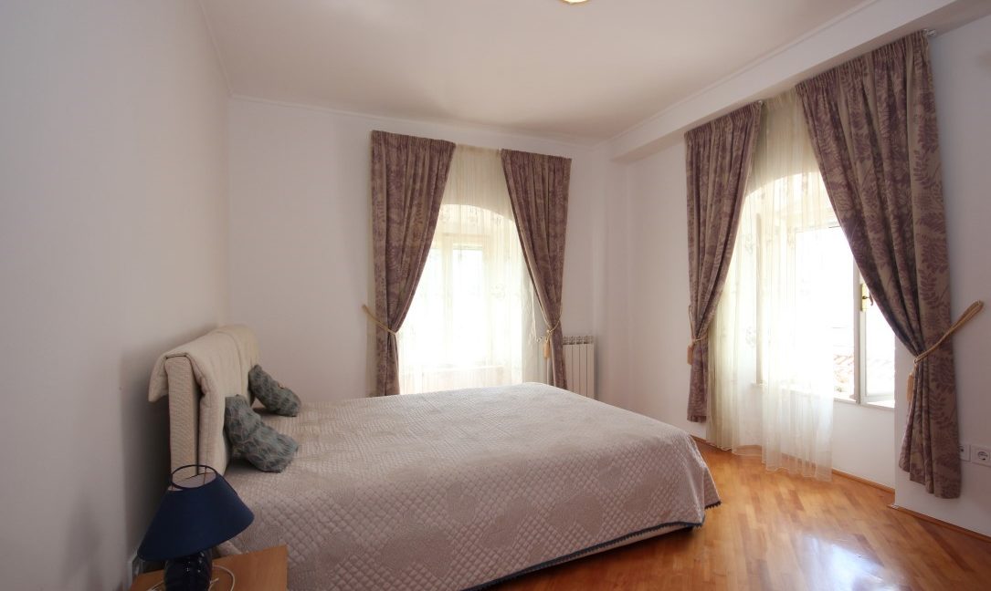 rn-2375-charming-stone-villa-bedroom-2