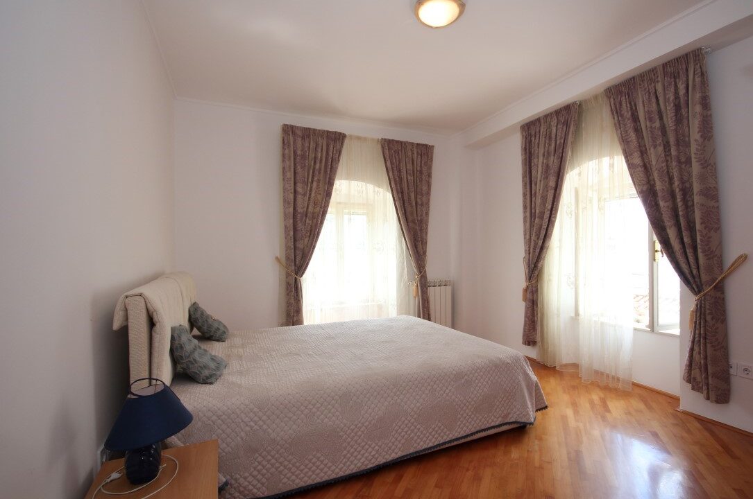 rn-2375-charming-stone-villa-bedroom-2