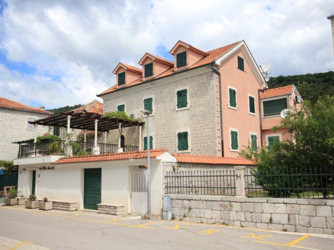rn-2375-charming-stone-villa-front-2