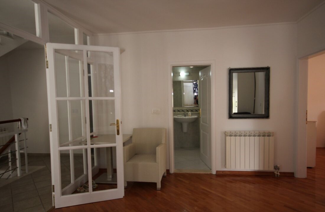 rn-2375-charming-stone-villa-hallway