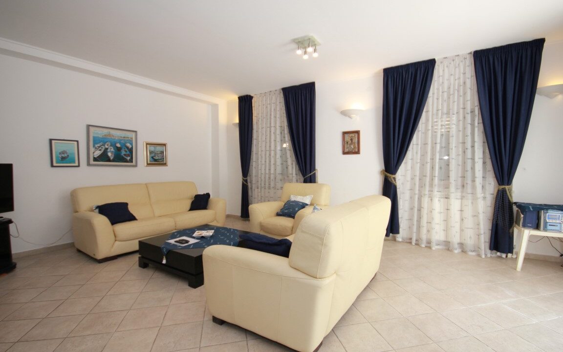 rn-2375-charming-stone-villa-living-room-4