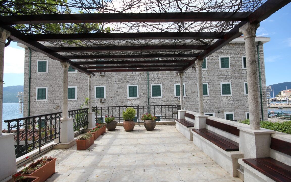 rn-2375-charming-stone-villa-teracce-3