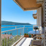 rn2379-modern-completely-renovated-apartment-balcony