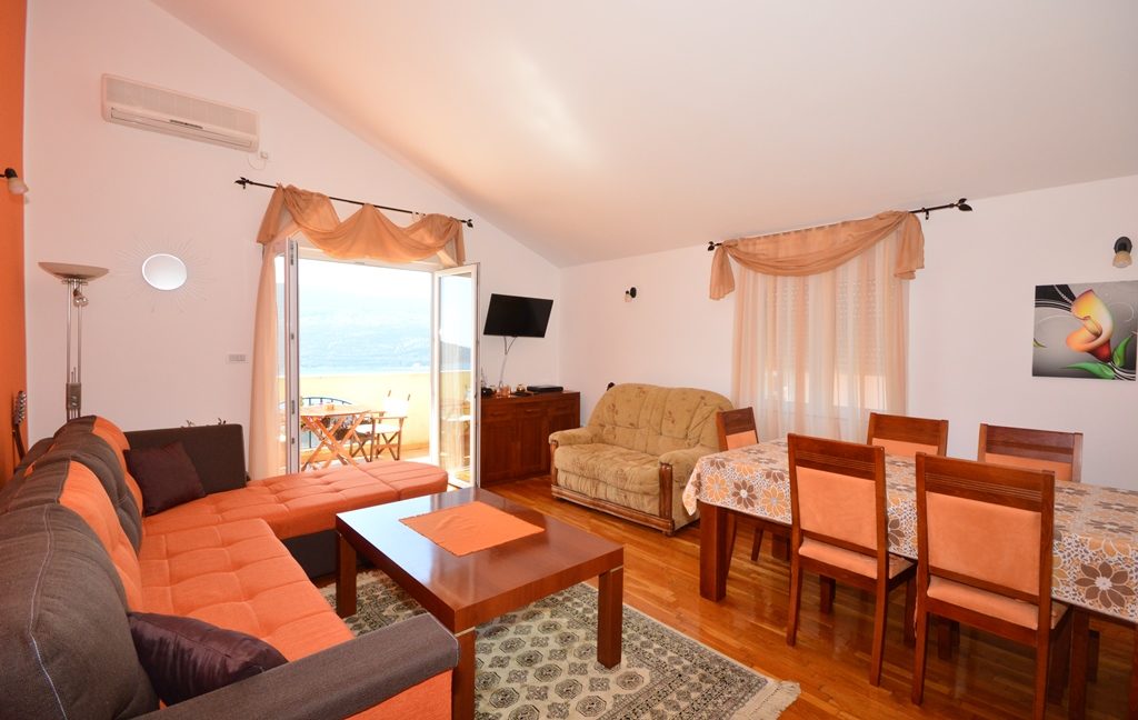 rn2381-beautiful-apartment-living-room-3