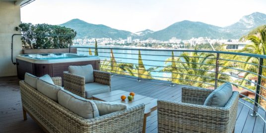 Newly-built luxurious apartment in Budva
