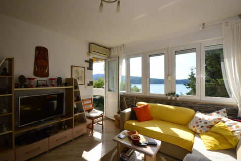 rn2391-well-maintained-sea-view-apartment-herceg-novi-1