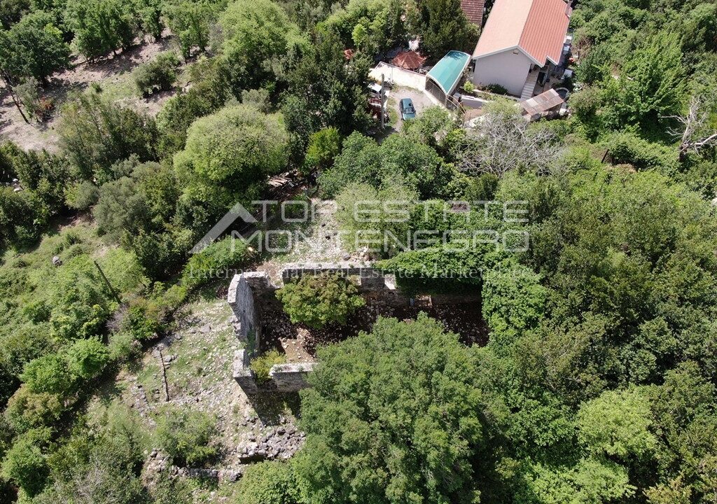 rn2395-traditional-ruin-zelenika-