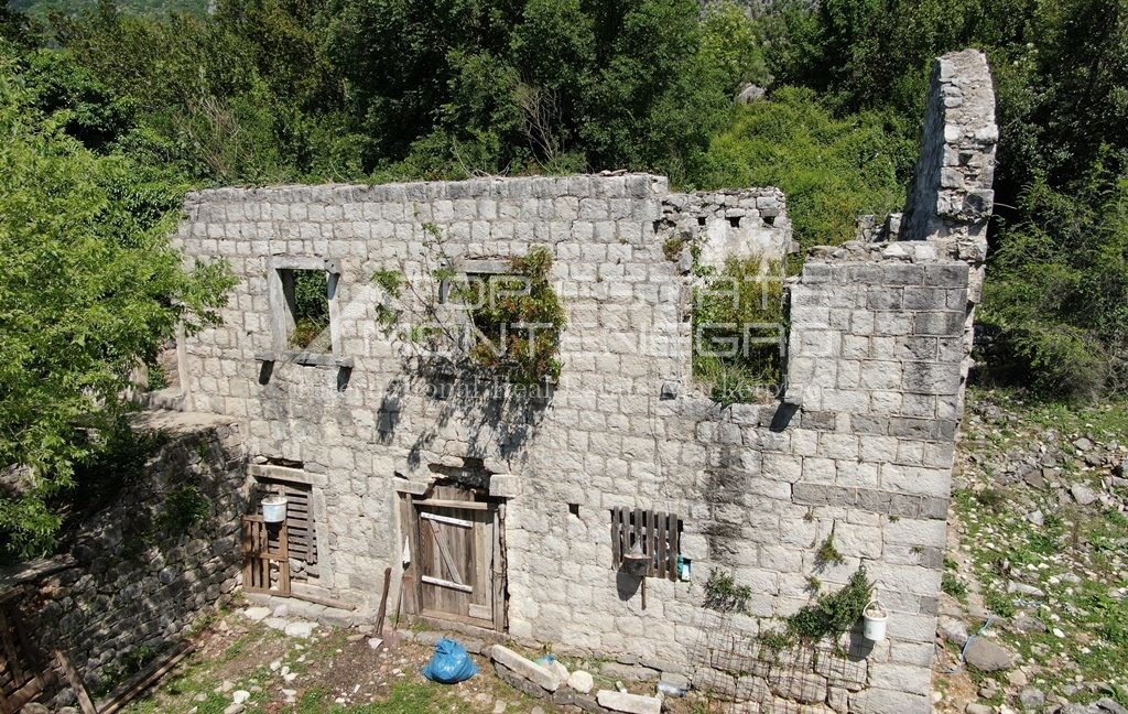 rn2395-traditional-ruin-zelenika-1