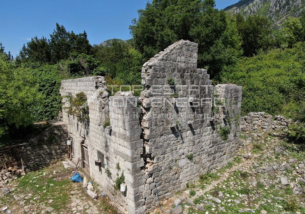 rn2395-traditional-ruin-zelenika-2