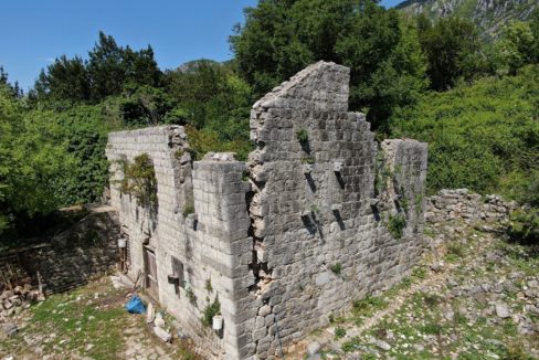 rn2395-traditional-ruin-zelenika-2