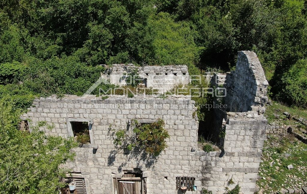 rn2395-traditional-ruin-zelenika-4